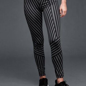 NWT Gap Fit Women’s Leggings Black & Grey Stripped Med Moisture Wicking Stretch